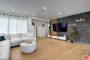 Single Family Residence, 6610 Farralone ave, Woodland Hills, CA 91303 - 4