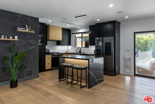 Single Family Residence, 6610 Farralone ave, Woodland Hills, CA 91303 - 5