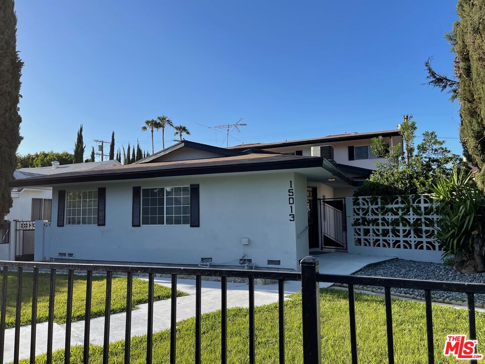 , 15013 Hartsook st, Sherman Oaks, CA 91403 - 1