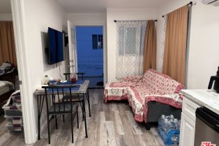 , 15011 Hartsook st, Sherman Oaks, CA 91403 - 4