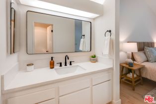 Condominium, 21515 Erwin st, Woodland Hills, CA 91367 - 21