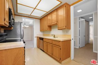 Condominium, 2102 Century Park ln, Westwood, CA 90067 - 9