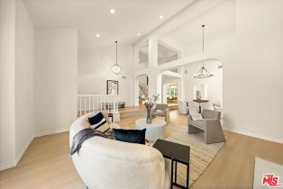 Single Family Residence, 22248 Cairnloch st, Calabasas, CA 91302 - 4