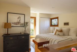 Single Family Residence, 734 Milwood ave, Venice, CA 90291 - 4