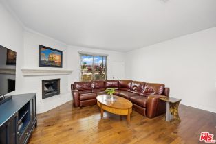 Condominium, 10229 Variel ave, Chatsworth, CA 91311 - 4