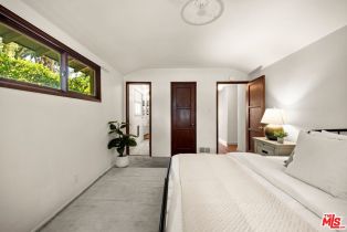 Single Family Residence, 21315 Ibanez ave, Woodland Hills, CA 91364 - 21