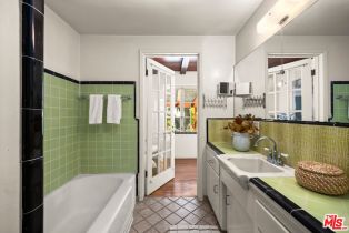 Single Family Residence, 21315 Ibanez ave, Woodland Hills, CA 91364 - 16