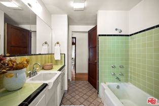 Single Family Residence, 21315 Ibanez ave, Woodland Hills, CA 91364 - 17