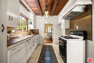 Single Family Residence, 21315 Ibanez ave, Woodland Hills, CA 91364 - 9