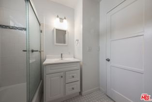 Residential Income, 2200 Penmar ave, Venice, CA 90291 - 6