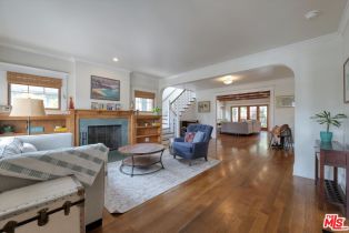 , 933 Venezia ave, Venice, CA 90291 - 6