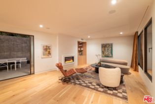 , 8465 Franklin ave, West Hollywood , CA 90069 - 3