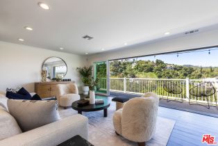Single Family Residence, 3819 Sunswept dr, Studio City, CA 91604 - 3