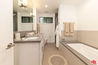 Apartment, 8911 Cynthia st, West Hollywood , CA 90069 - 13