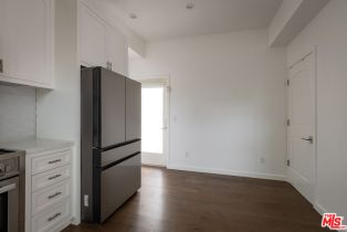 , 24042 Killion st, Woodland Hills, CA 91367 - 7