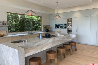 , 333 Mount Holyoke ave, Pacific Palisades, CA 90272 - 4