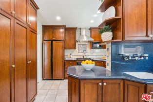 Single Family Residence, 14741 Killion st, Sherman Oaks, CA 91411 - 17