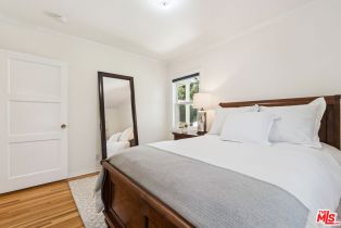 Single Family Residence, 14741 Killion st, Sherman Oaks, CA 91411 - 14