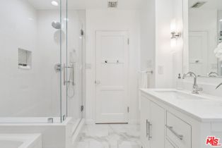 Single Family Residence, 14741 Killion st, Sherman Oaks, CA 91411 - 11