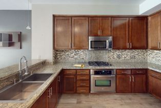 , 21301 Erwin st, Woodland Hills, CA 91367 - 5