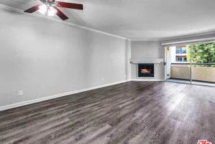 , 5565 Canoga ave, Woodland Hills, CA 91367 - 3