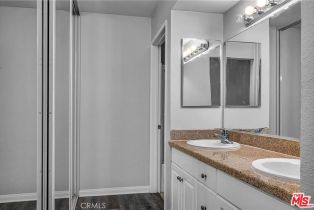 , 5565 Canoga ave, Woodland Hills, CA 91367 - 8