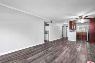 , 5565 Canoga ave, Woodland Hills, CA 91367 - 4