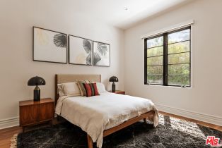 Single Family Residence, 3901 Longridge ave, Sherman Oaks, CA 91423 - 25