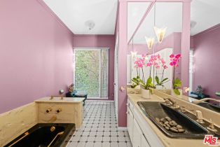 Single Family Residence, 9044 Elevado st, West Hollywood , CA 90069 - 12