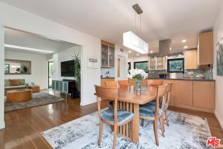 , 832 Superba ave, Venice, CA 90291 - 8