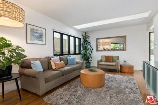 , 832 Superba ave, Venice, CA 90291 - 5