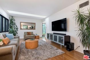 , 832 Superba ave, Venice, CA 90291 - 4