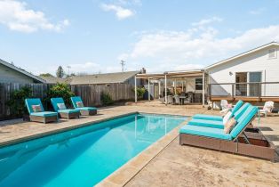 Single Family Residence, 528 Sanns Ln, Healdsburg, CA  Healdsburg, CA 95448