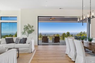 Single Family Residence,  Royal Manor place, Santa Rosa, CA 95404 - 8