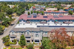 Condominium,  Johnson street, Windsor, CA 95492 - 5