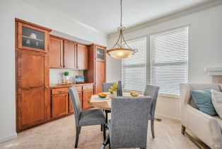 Single Family Residence,  Decanter circle, Windsor, CA 95492 - 5