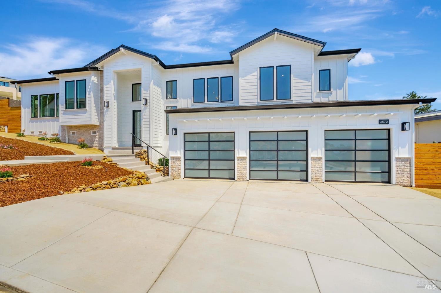 Single Family Residence, Southridge drive, Santa Rosa, CA 95403 - 1