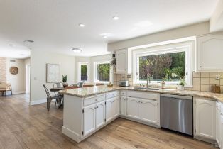 Single Family Residence, Oakmont court, Napa, CA 94559 - 13