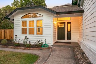 Single Family Residence,  Lakewood drive, Windsor, CA 95492 - 4