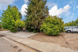 Residential Income, Roma street, Santa Rosa, CA 95409 - 9