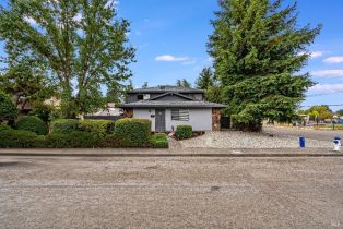 Residential Income, Roma street, Santa Rosa, CA 95409 - 4