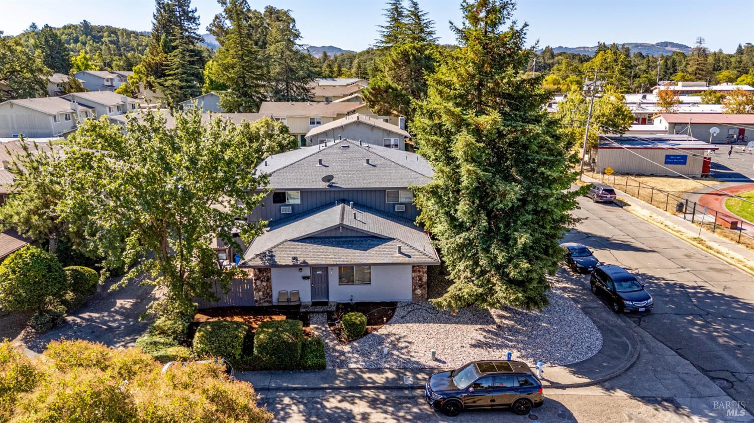 Residential Income, Roma street, Santa Rosa, CA 95409 - 1