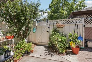 Condominium,  Burgundy court, Petaluma, CA 94954 - 20