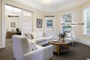 Single Family Residence, 531 E Washington St, Petaluma, CA  Petaluma, CA 94952