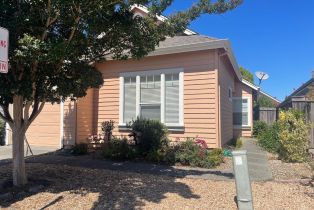 Single Family Residence, 849 Patti Page Ct, Windsor, CA  Windsor, CA 95492