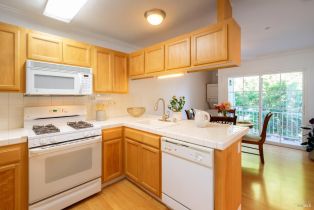 Condominium,  La Esplanada place, Santa Rosa, CA 95404 - 5