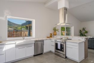 Single Family Residence,  Treehaven lane, Kenwood, CA 95452 - 5