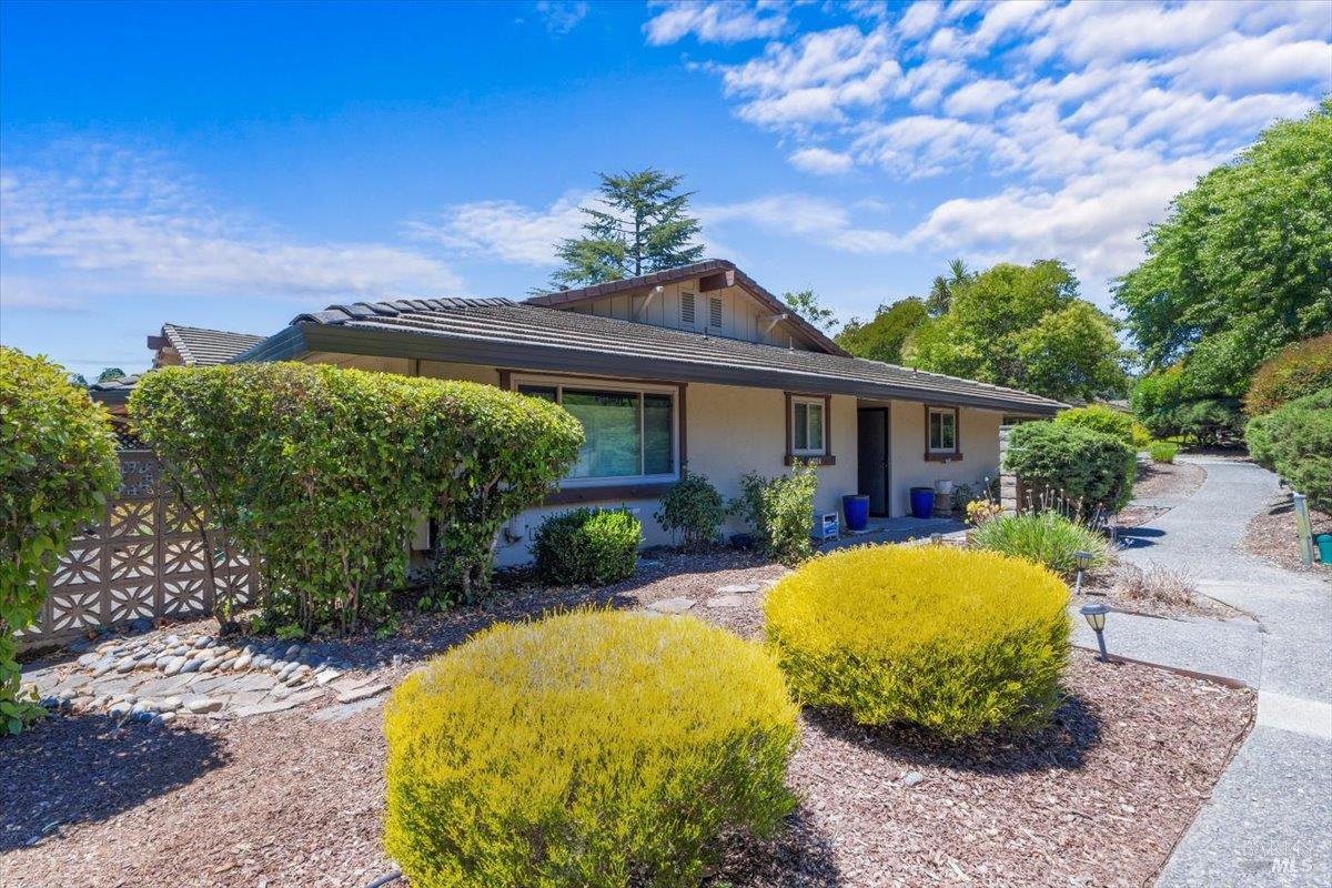 Single Family Residence, Las Casitas court, Santa Rosa, CA 95403 - 1