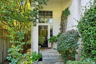 Single Family Residence,  Young court, Napa, CA 94558 - 2