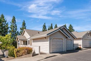 Condominium, 2016 Stonefield Ln, Santa Rosa, CA  Santa Rosa, CA 95403